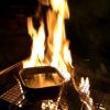 キャンプの夜のお楽しみ「焚き火」を演出するファイアテーブル